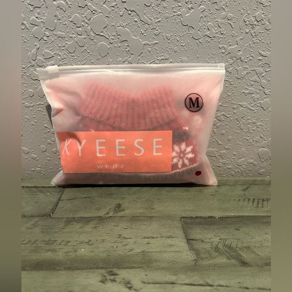 Christmas Dog Sweater - Size M - Picture 2 of 7